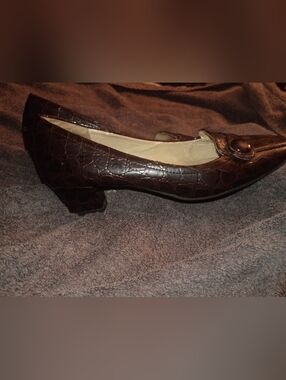 George Dark Brown Croc-Embossed Low Heels